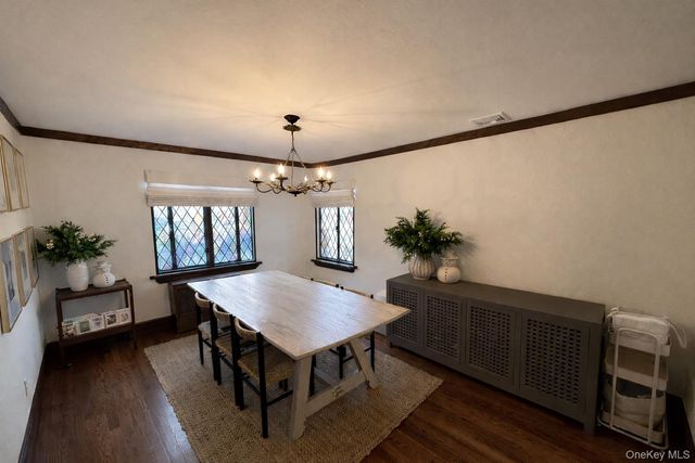 461 N Long Beach Road, Rockville Centre, NY 11570