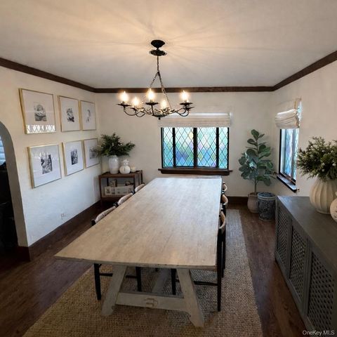 461 N Long Beach Road, Rockville Centre, NY 11570