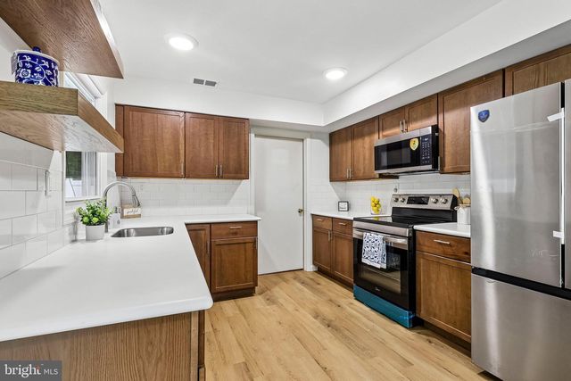 86 E RIVER DR, Willingboro, NJ 08046
