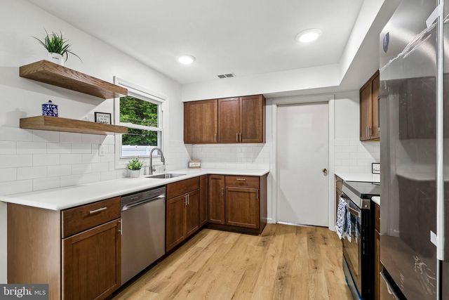 86 E RIVER DR, Willingboro, NJ 08046