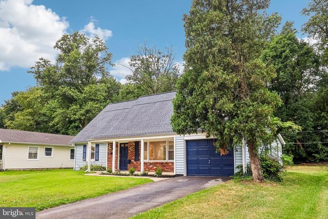 86 E RIVER DR, Willingboro, NJ 08046