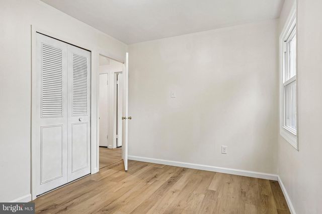 86 E RIVER DR, Willingboro, NJ 08046