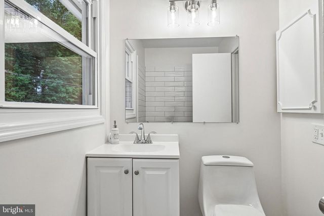 86 E RIVER DR, Willingboro, NJ 08046