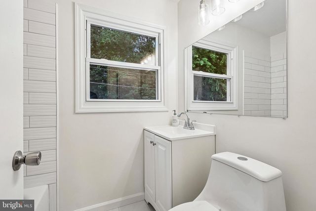 86 E RIVER DR, Willingboro, NJ 08046
