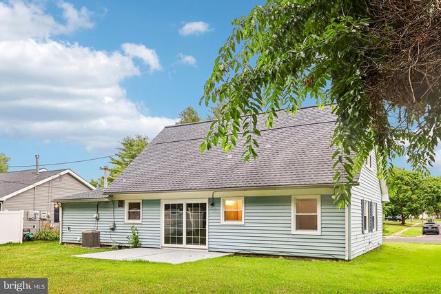 86 E RIVER DR, Willingboro, NJ 08046