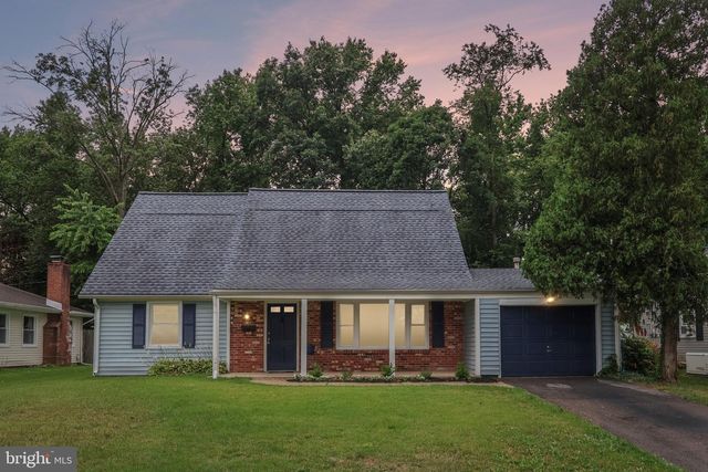 86 E RIVER DR, Willingboro, NJ 08046