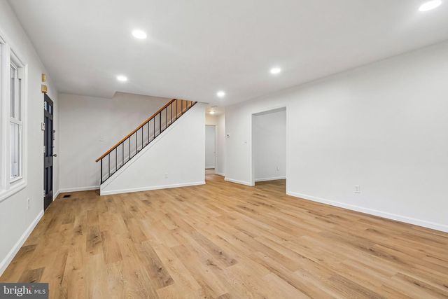 86 E RIVER DR, Willingboro, NJ 08046