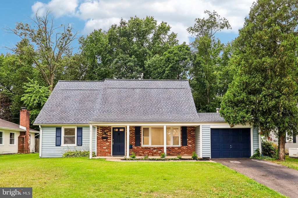 86 E RIVER DR, Willingboro, NJ 08046