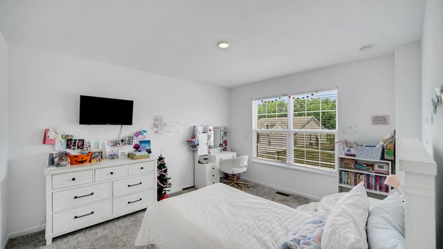 3901 Iron Gate Drive, Valparaiso, IN 46385