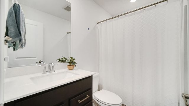 3901 Iron Gate Drive, Valparaiso, IN 46385