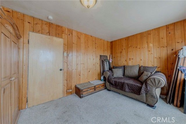 8288 White Road, Phelan, CA 92371