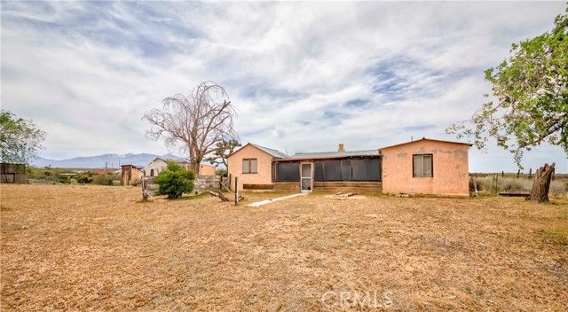 8288 White Road, Phelan, CA 92371