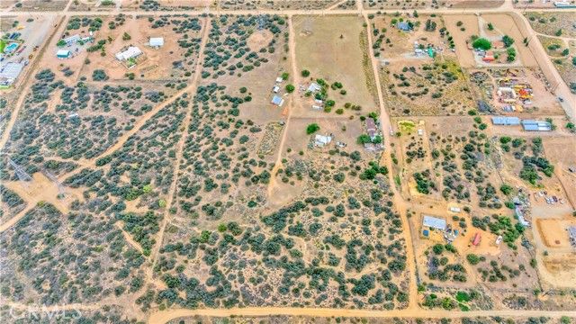 8288 White Road, Phelan, CA 92371