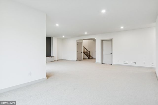 5042 Airlake Draw, Woodbury, MN 55129