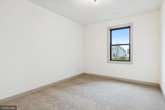 5042 Airlake Draw, Woodbury, MN 55129