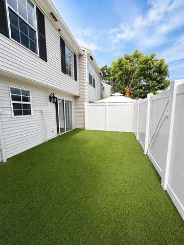 218 Old English Drive, Jupiter, FL 33458