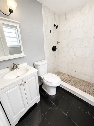 218 Old English Drive, Jupiter, FL 33458