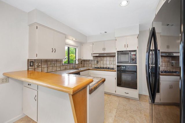 2013 Rossmoor Dr, Rancho Cordova, CA 95670