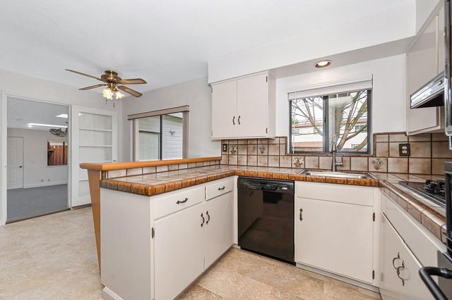 2013 Rossmoor Dr, Rancho Cordova, CA 95670