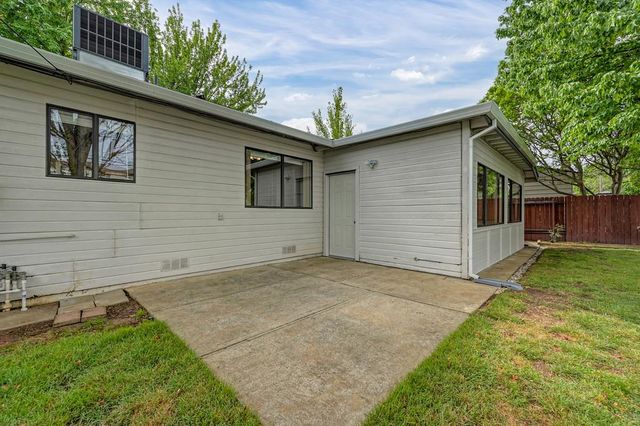 2013 Rossmoor Dr, Rancho Cordova, CA 95670