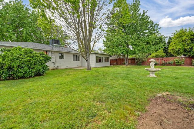 2013 Rossmoor Dr, Rancho Cordova, CA 95670