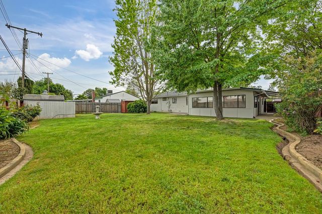 2013 Rossmoor Dr, Rancho Cordova, CA 95670