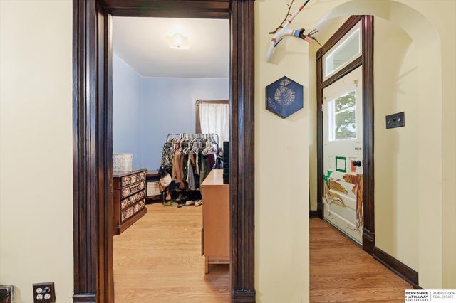 982 S 50th Street, Omaha, NE 68106