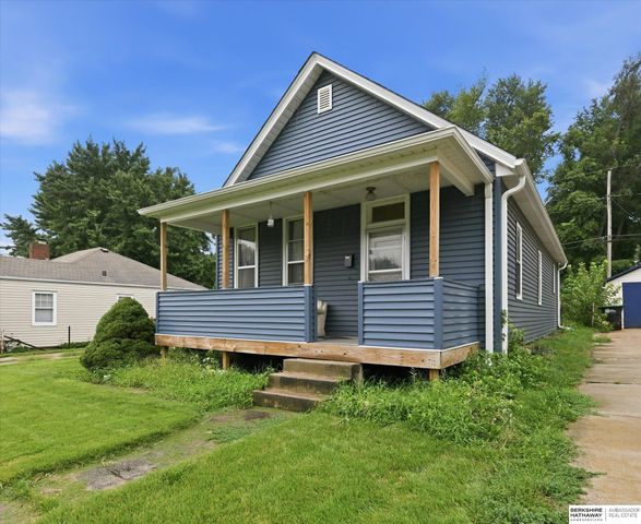 982 S 50th Street, Omaha, NE 68106