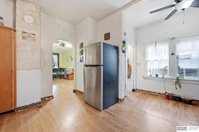 982 S 50th Street, Omaha, NE 68106