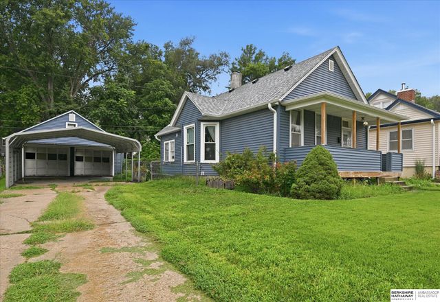982 S 50th Street, Omaha, NE 68106