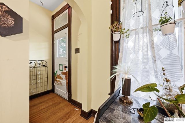 982 S 50th Street, Omaha, NE 68106