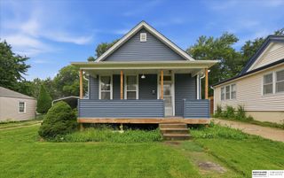 982 S 50th Street, Omaha, NE 68106
