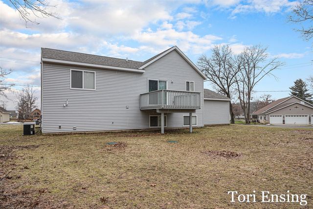 8802 Huron Drive, Howard City, MI 49329