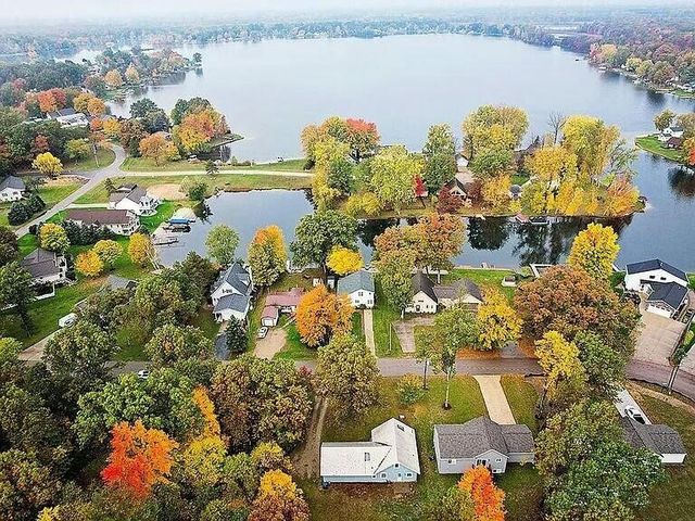 8802 Huron Drive, Howard City, MI 49329