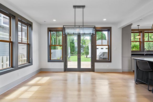 5808 Oaklawn Avenue, Edina, MN 55424