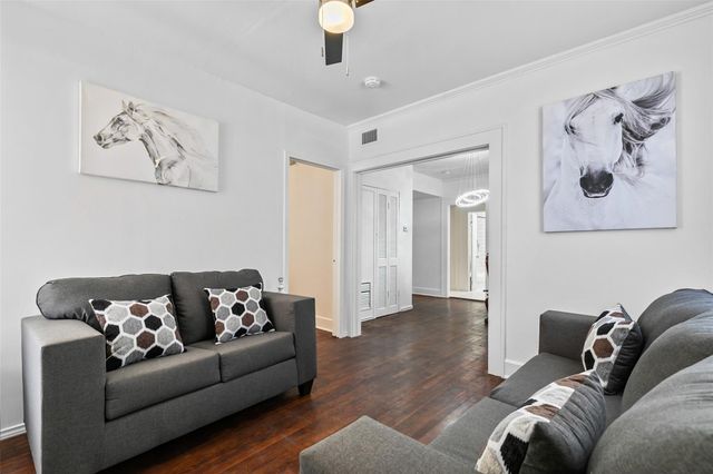 201 E 12th Street 203, Dallas, TX 75203