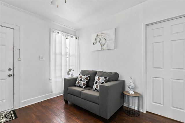 201 E 12th Street 203, Dallas, TX 75203