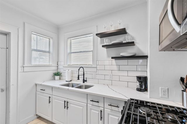 201 E 12th Street 203, Dallas, TX 75203