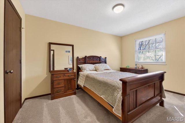 1517 Lingonberry Court, High Ridge, MO 63049