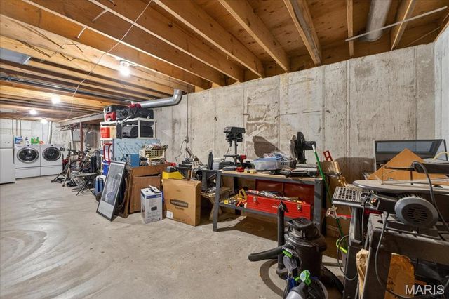 1517 Lingonberry Court, High Ridge, MO 63049