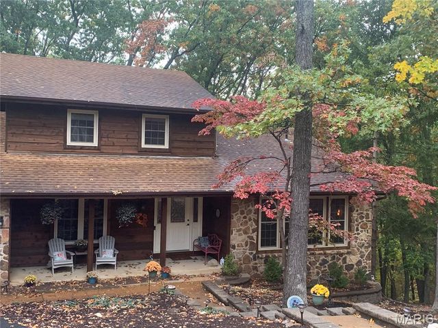 1517 Lingonberry Court, High Ridge, MO 63049