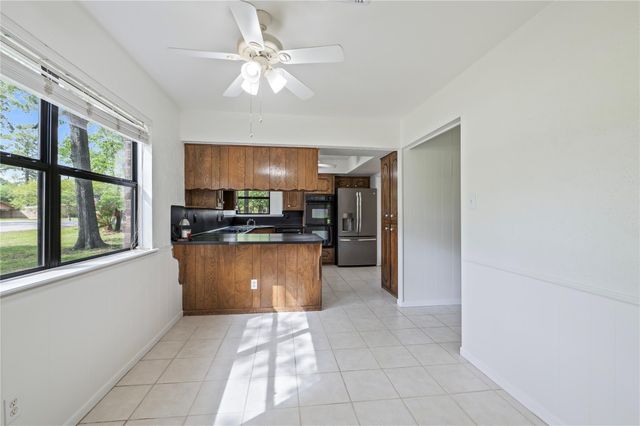 19 Mockingbird Lane, Dayton, TX 77535