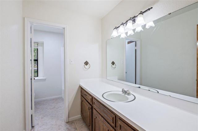 19 Mockingbird Lane, Dayton, TX 77535