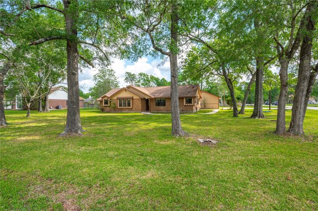 19 Mockingbird Lane, Dayton, TX 77535