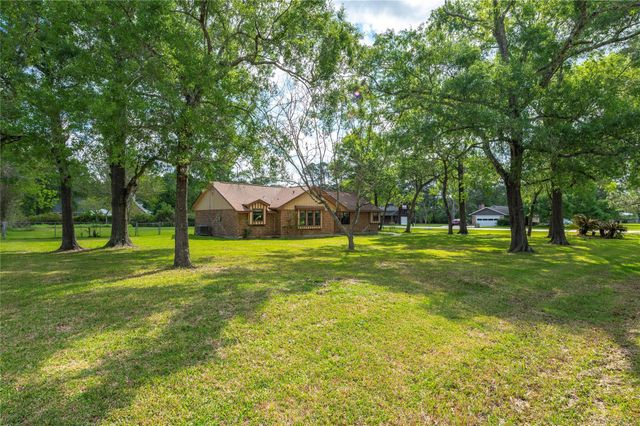 19 Mockingbird Lane, Dayton, TX 77535
