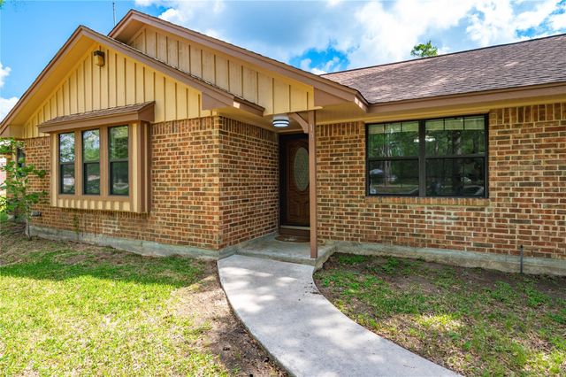 19 Mockingbird Lane, Dayton, TX 77535