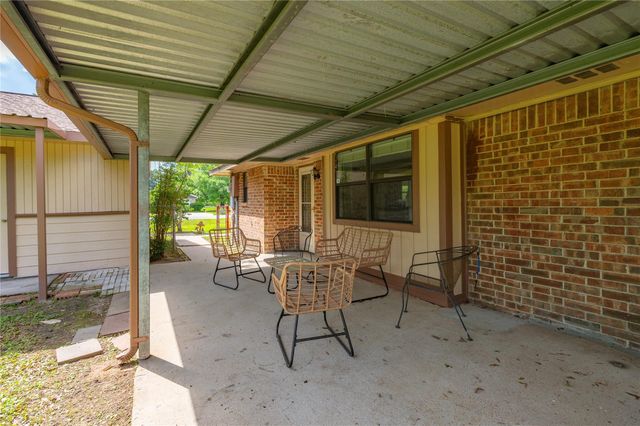 19 Mockingbird Lane, Dayton, TX 77535