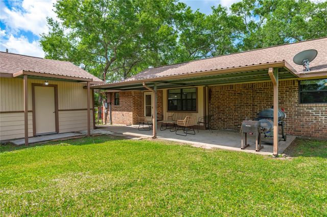 19 Mockingbird Lane, Dayton, TX 77535