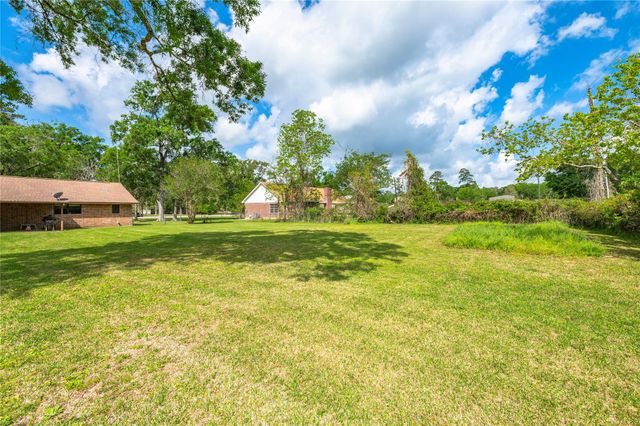 19 Mockingbird Lane, Dayton, TX 77535