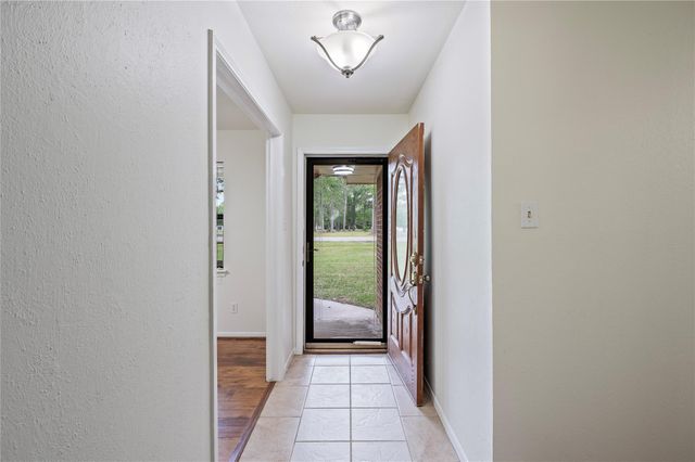 19 Mockingbird Lane, Dayton, TX 77535